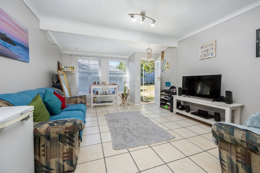 2 Bedroom Property for Sale in Goedemoed Western Cape